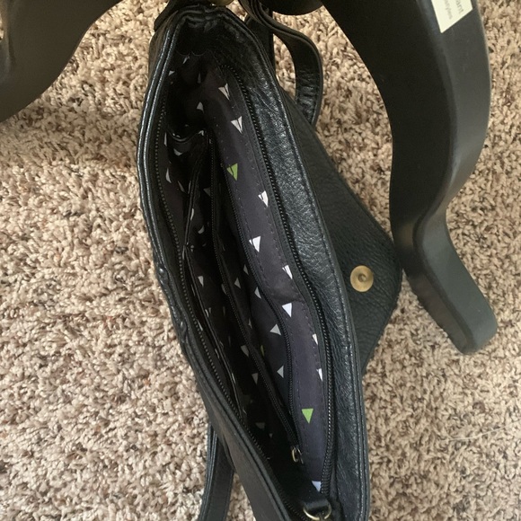 Black folder over clutch bag with strap - Picture 5 of 6